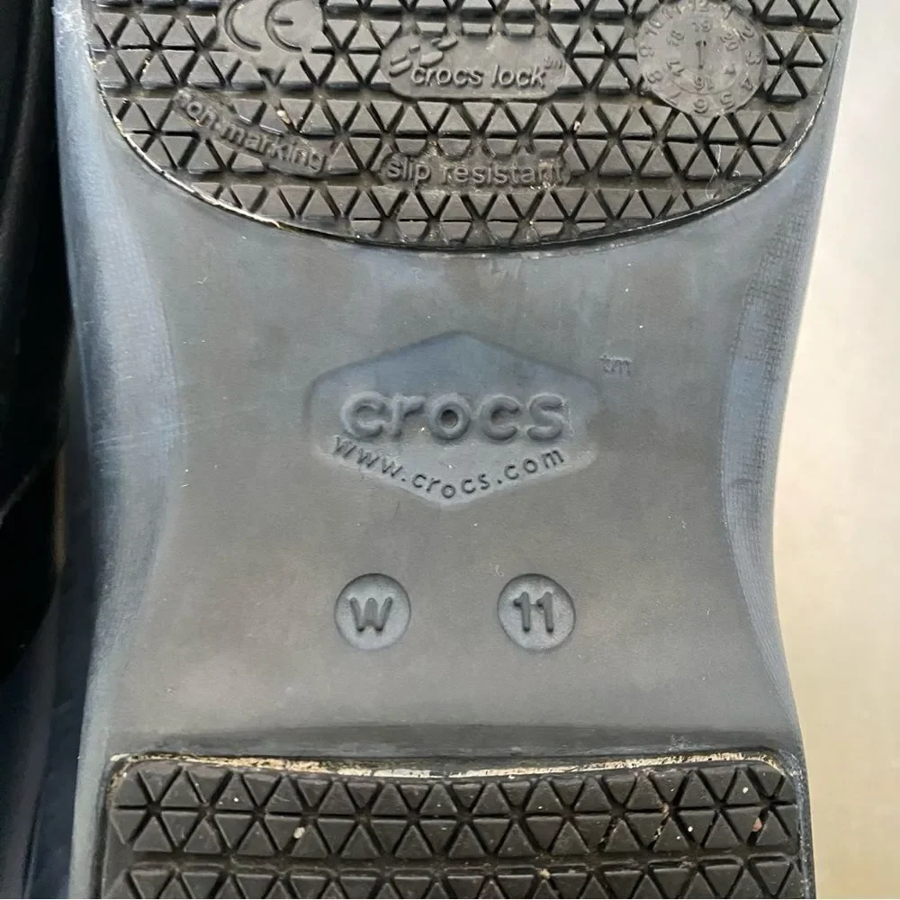 Crocs Lock Clogs Size 11 Women's Black Slip Resistant Work Shoes Nursing Chef
